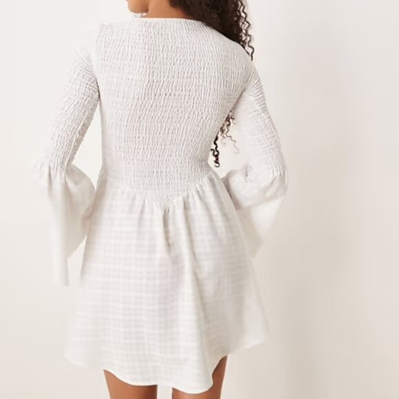 NWT ASOS DESIGN shirred angel sleeve mini dress in white - Picture 4 of 5